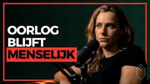 In deze aflevering van Scherpschutters schuift Tine Molendijk aan, hoogleraar en onderzoeker naar de menselijke kant van oorlog. 

We praten over morele verwonding, militaire humor, cognitive warfare, drones, AI en de vraag wat moderne oorlogvoering doet met militairen én met onze samenleving.

Help jezelf en help ons!! Win/Win voor rammers:
- Bestel o.a. eiwitrepen en shakes bij https://upfront.nl/ met 10% korting Upfront kortingscode: Scherpschutters10
- Eigen podcast starten? Neem contact op met: https://www.devideofabriek.nl/

Meer informatie over Scherpschutters:
- Steun Scherpschutters met donatie: https://petjeaf.com/scherpschutters
- Bestel een premium t-shirt van Scherpschutters: https://www.scherpschutters.online/shop
- Training presteren onder druk: https://www.scherpschutters.online/
- Of mail ons: info@scherpschutters.online
- Overzicht van alle links: https://linktr.ee/scherpschutters

Wil je ook zo'n eigen coin laten maken? Met code Scherpschutters10 krijg je 10% korting: https://coindesign.nl

Chapters
00:00 - Intro
01:20 - Welkom Tine Molendijk
03:17 - Cultureel antropoloog van oorlog
07:02 - Moral injury en militaire humor
09:31 - Cognitieve oorlogvoering en AI
15:02 - Morele dilemma's in de klas
26:04 - Politiek en onmogelijke opdrachten
44:37 - Van hoofdtaak 2 naar hoofdtaak 1
47:41 - Oorlogsrecht in existentiële oorlog
57:21 - Dehumaniseren en humaniseren
01:06:08 - Drones en de drempel tot doden
01:13:04 - Wat staat er op het spel
01:19:15 - Weerbaarheid begint bij verbinding